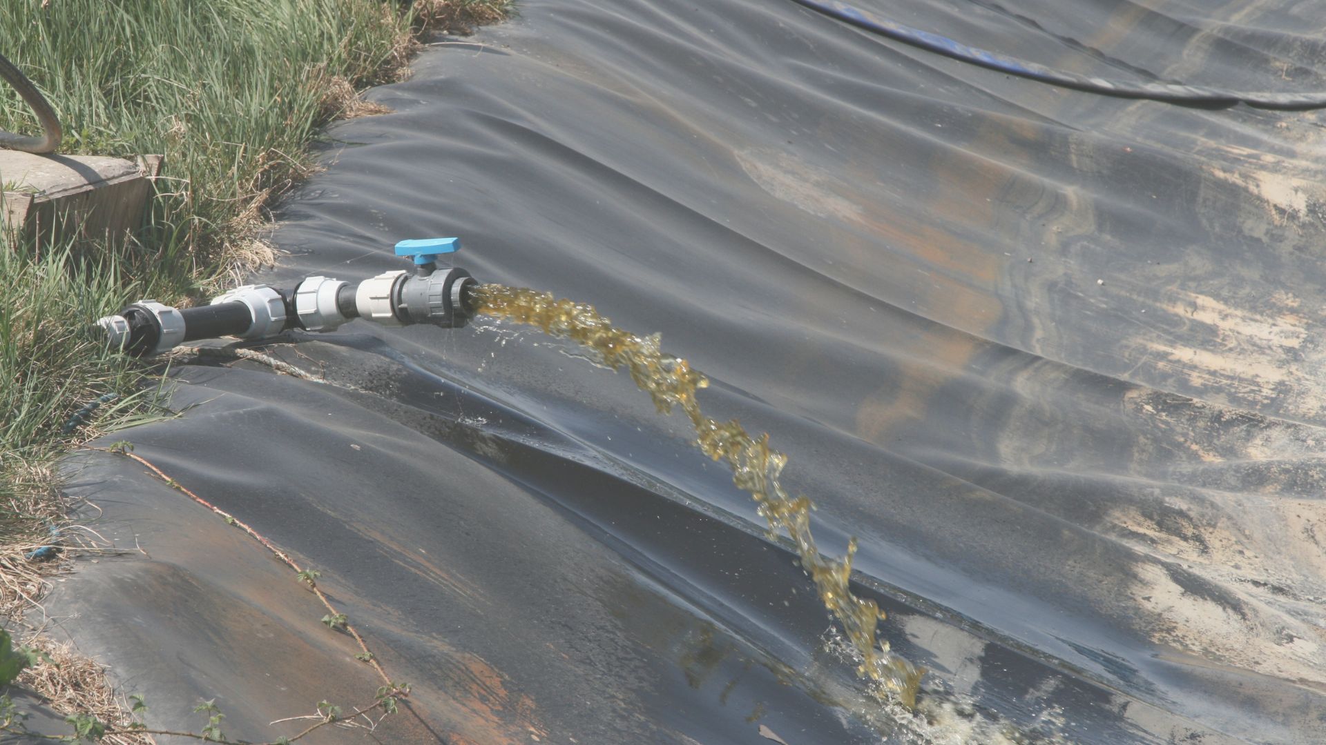 Safe, compliant leachate collection across West Sussex. Steel Drains provides professional removal, licensed disposal, and full documentation for landfill and industrial sites.